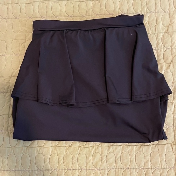 Body Suit Black 1-piece pull-on stretchable worn on or off the shoulders, Size M - Picture 7 of 8